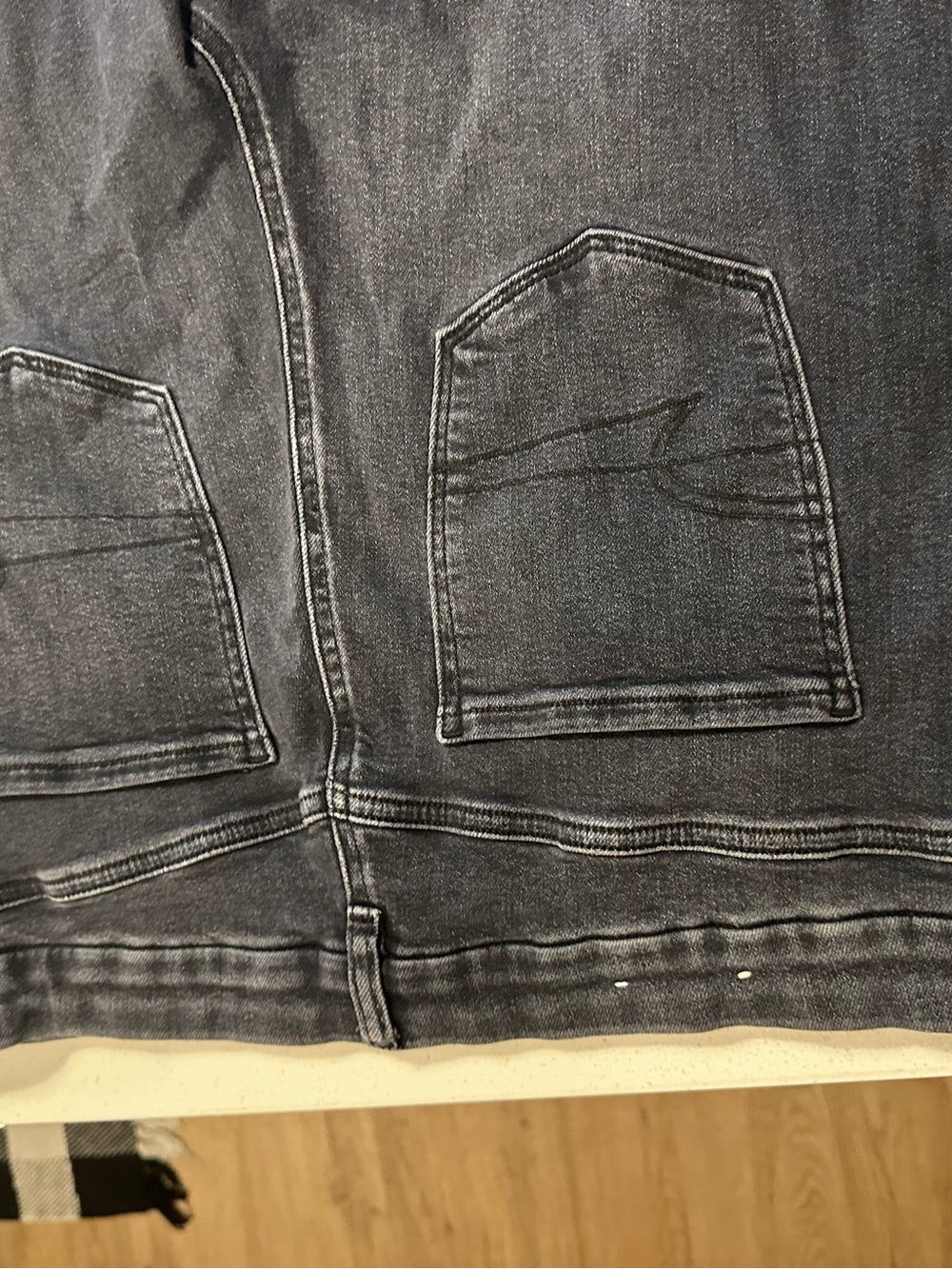 American Eagle Outfitters Women's 20 Long Distressed Black Jeans - Picture 9 of 12
